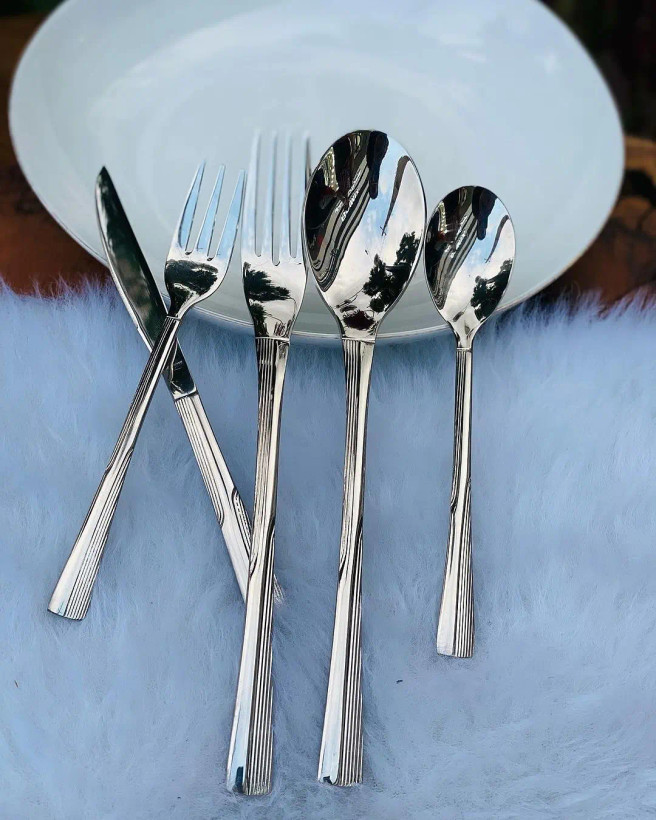 سرویس قاشق چنگال یونیک اصل آلمان مدل راه راه نقره ای