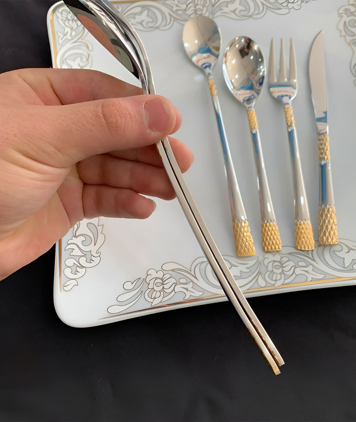 سرویس قاشق چنگال یونیک اصل آلمان 24 نفره 120 پارچه مدل آناناسی دورنگ