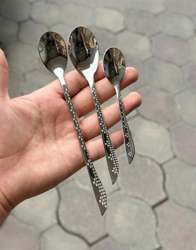 سرویس قاشق چنگال یونیک اصل آلمان 24 نفره 120 پارچه مدل لیزری نقره ای