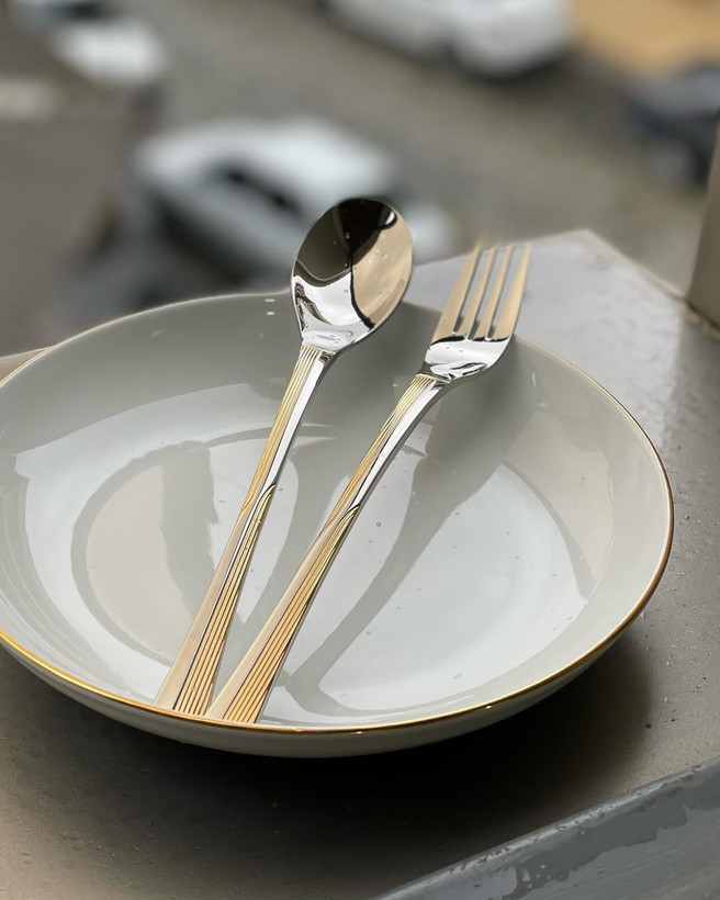 سرویس قاشق چنگال یونیک اصل آلمان 24 نفره 120 پارچه مدل راه راه دورنگ