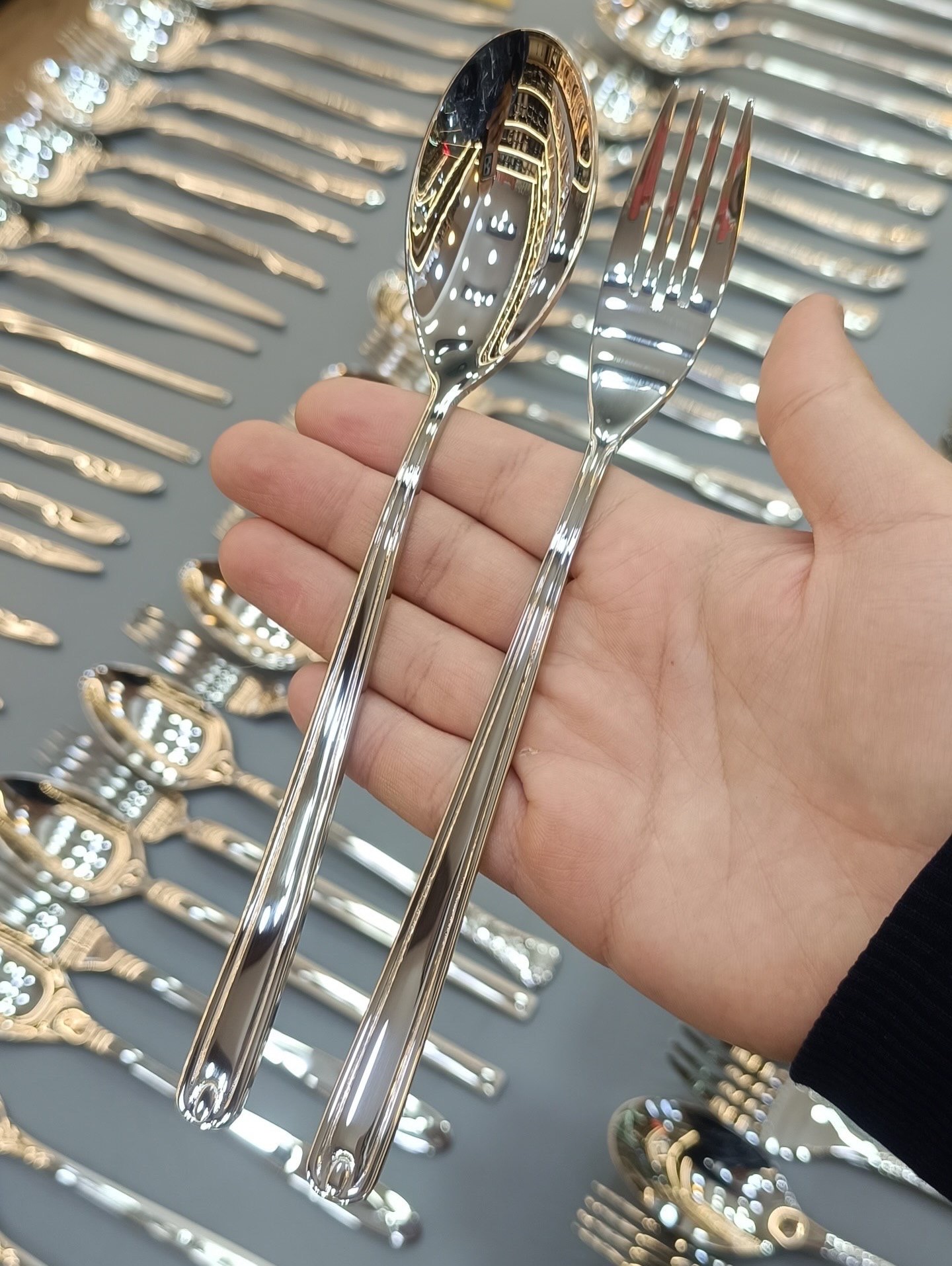 سرویس قاشق چنگال ۲۴ نفره ۱۲۰ پارچه یونیک المان براق